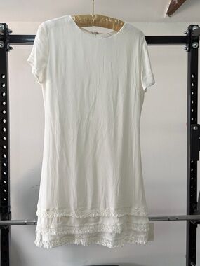 Lulu's Ivory Short Sleeve Textured Tunic with Lace Hem